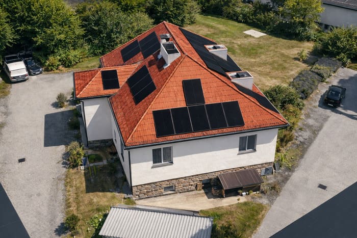 Stadt Salzburg Haus Darstellung mit PV Anlage